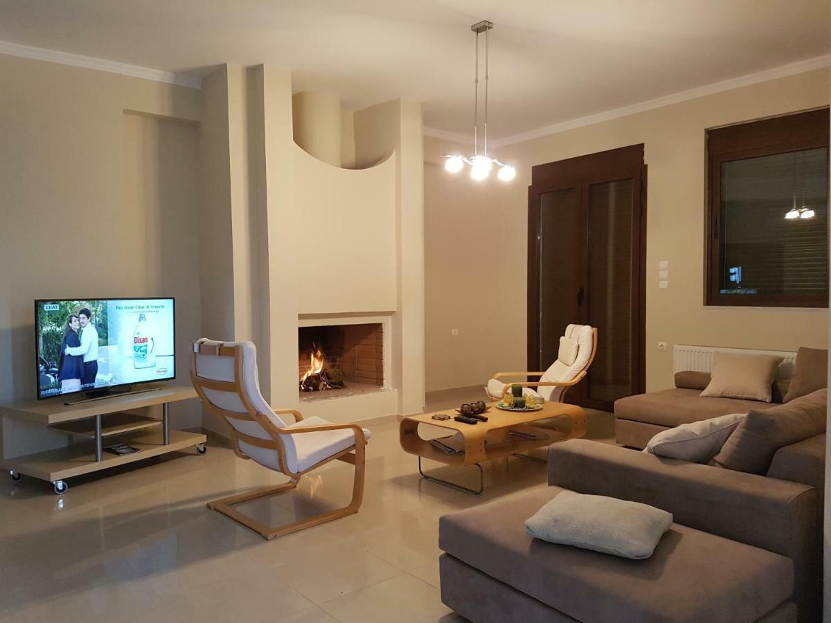 Dimitris Villa Aigio Exterior photo