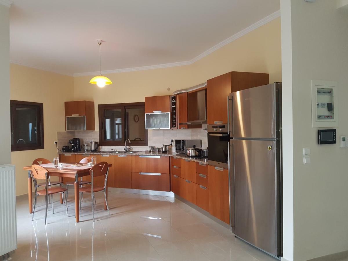 Dimitris Villa Aigio Exterior photo